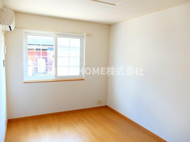 ベル　ファミーユⅠ　３番館の洋室|洋室６帖です(*^-^*)