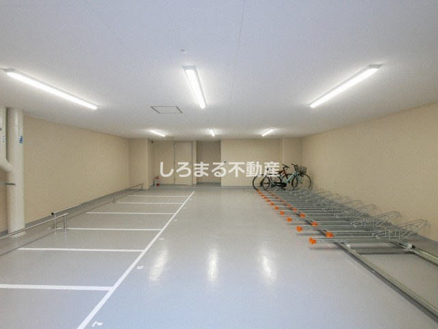 アーバネックス新町の駐車場