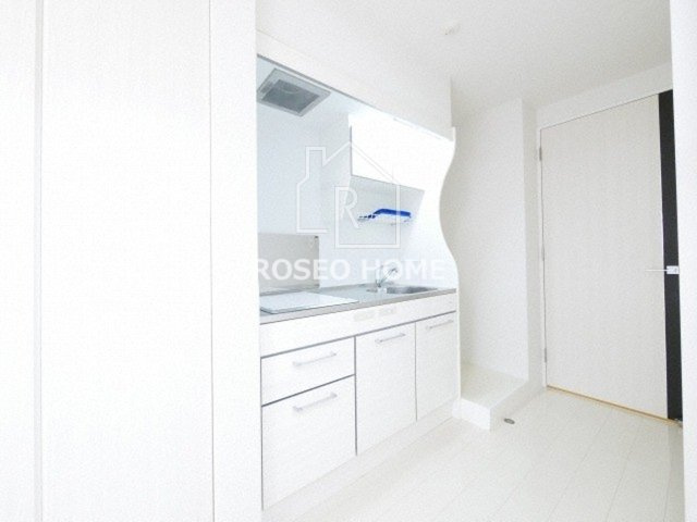 セレニテ本町グランデのキッチン