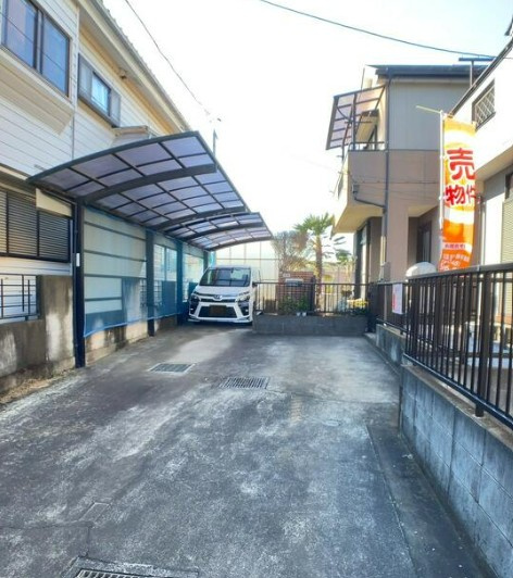 【中古】川越市南大塚リフォーム中古住宅の前面道路含む現地写真|駐車スペースです