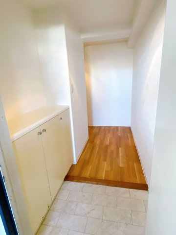 サーパス地吹園の玄関