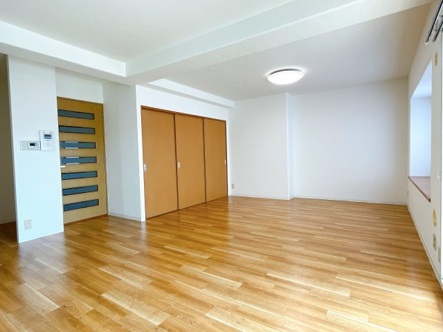 サーパス地吹園の居間・リビング