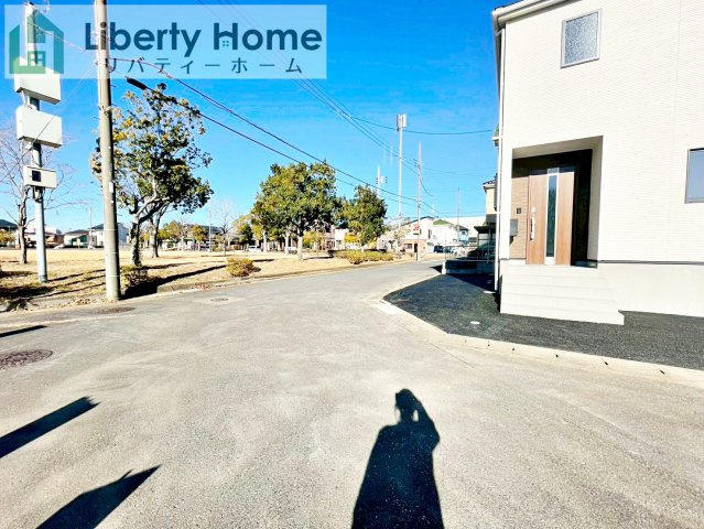 龍ケ崎市白羽第9　新築戸建の前面道路含む現地写真