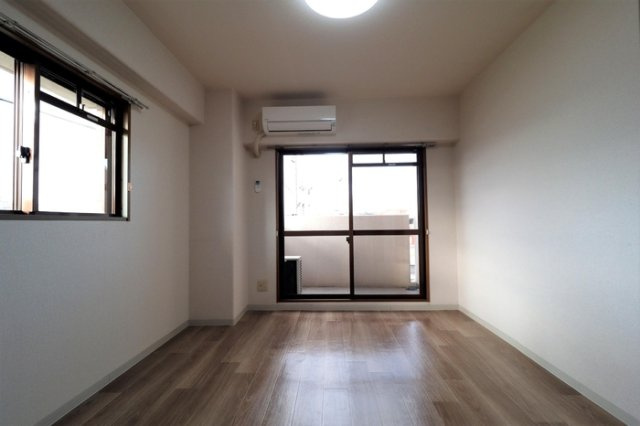 パークサイドＨＩＲＡＴＡの居間・リビング