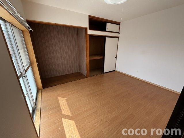 メルフォルンの洋室