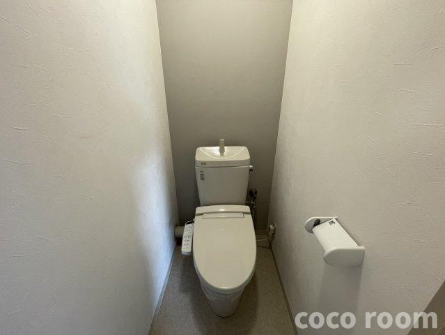 ドエル川村のトイレ