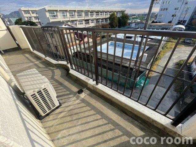 ドエル川村のバルコニー