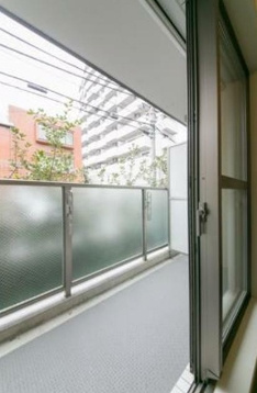 【バルコニー】 | フォレスト東高円寺 | 南向きのバルコニー。