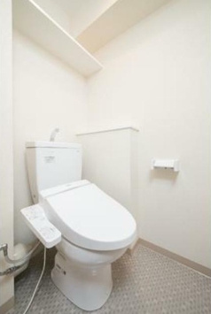 【トイレ】 | フォレスト東高円寺 | 温水洗浄便座完備。