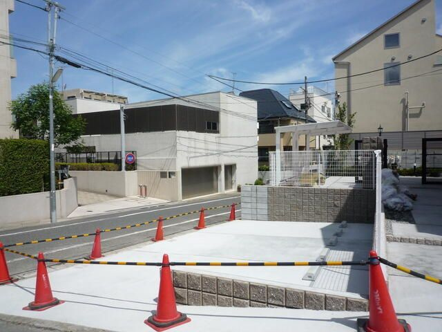 ＶＩＶＲＥ　ＴＳＵＪＩの駐車場