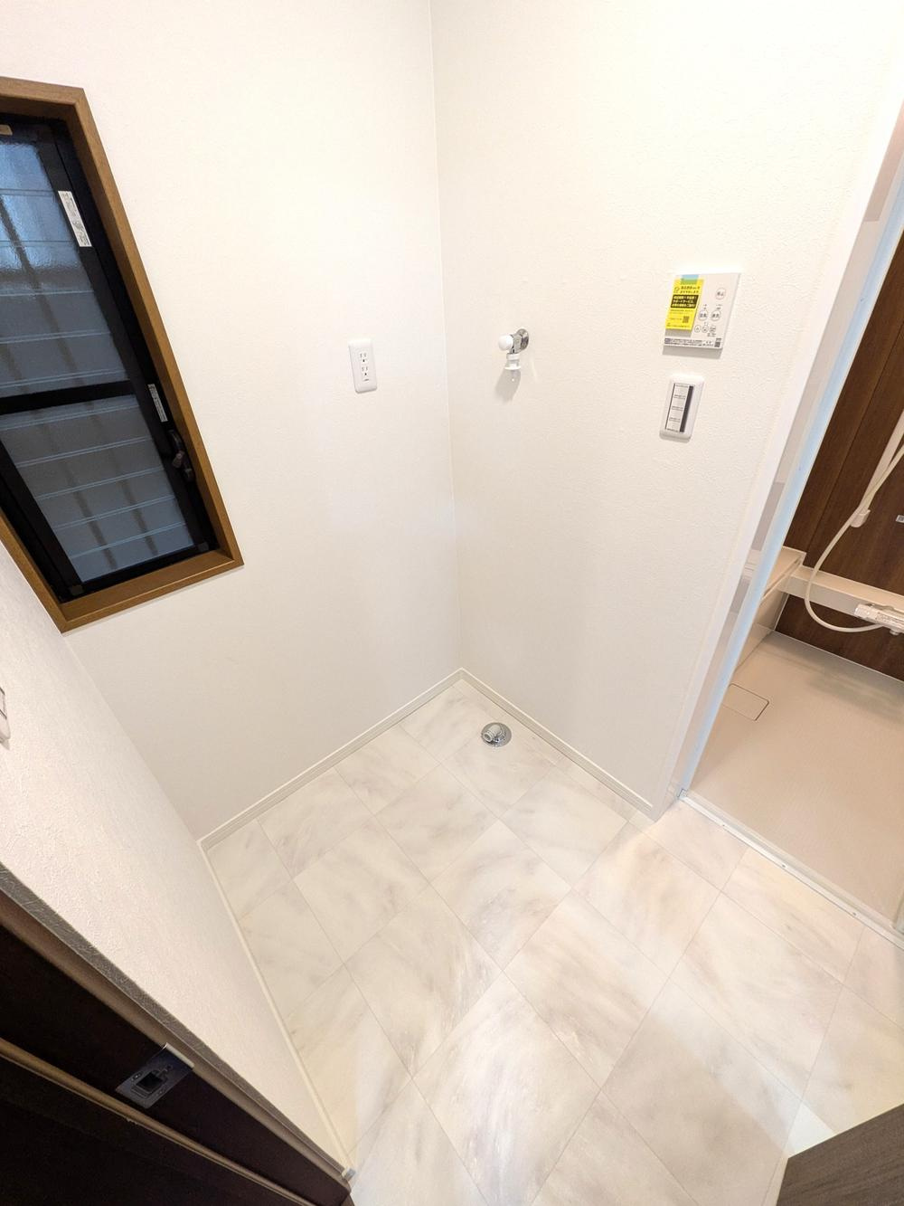 東船橋2丁目　中古一戸建ての内装|洗濯機置き場
■物件内覧・資金計画相談・住宅ローン相談、リフォーム相談、お問合せ受付中■
※当日・翌日のご内覧、ご相談はお電話でのお問合せがスムーズです！