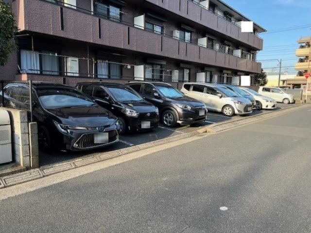 グレイスコート　Ⅰの駐車場