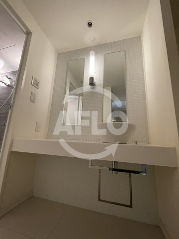 ザ・タワー大阪レジデンスの洗面所|ザ・タワー大阪レジデンス　独立洗面台