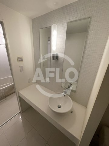 ザ・タワー大阪レジデンスの洗面所|ザ・タワー大阪レジデンス　独立洗面台