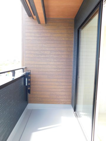 津島市下切町字高橋の新築一戸建のバルコニー|◇バルコニー◇　　急な天候の変化でも安心なインナーバルコニー♪