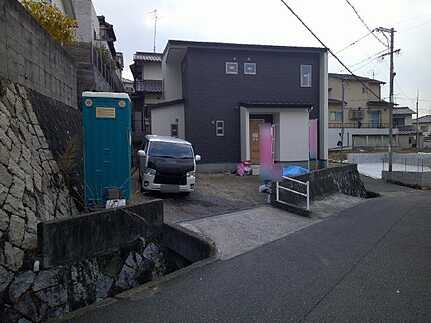 安芸郡府中町宮の町４丁目の前面道路含む現地写真