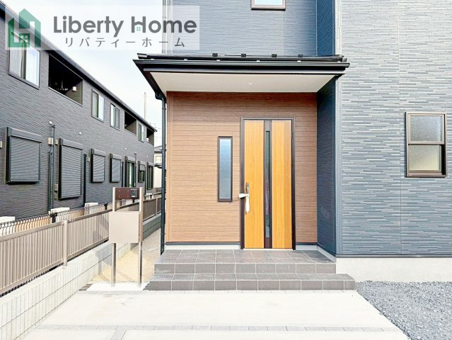 鹿嶋市平井東第1　新築戸建のエントランス