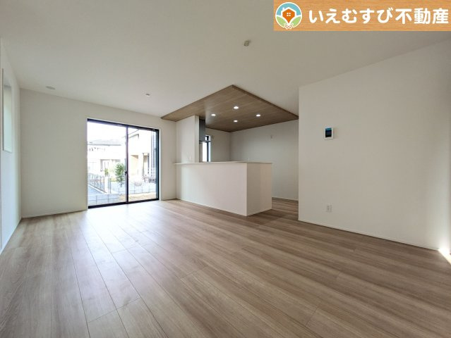 GRAFARE　羽生市中岩瀬の居間・リビング|ご家族みんながゆったりくつろげるリビング
ゆとりの空間でくつろいだり遊んだり、家族の時間が楽しみですね♪