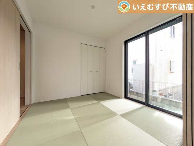 GRAFARE　羽生市中岩瀬の和室|すぐ横になれる和室は、みんながほっと一息つける空間
ちょっとした休憩や来客時、お子様のお世話にも大活躍しそうですね♪