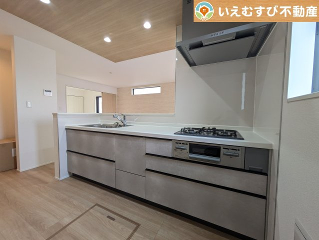 GRAFARE　羽生市中岩瀬のキッチン|機能性収納性に溢れるキッチン。
収納もたっぷり付いていてすっきり片付く！毎日楽しくお料理が出来そうです！