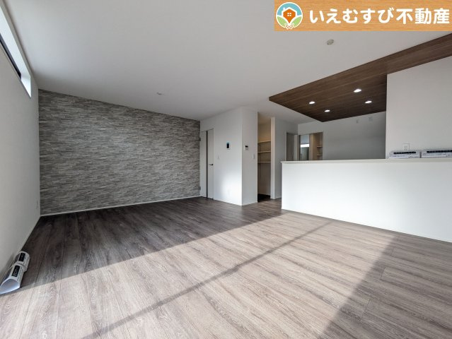 GRAFARE　羽生市加羽ケ崎の居間・リビング|ご家族みんながゆったりくつろげるリビング
ゆとりの空間でくつろいだり遊んだり、家族の時間が楽しみですね♪