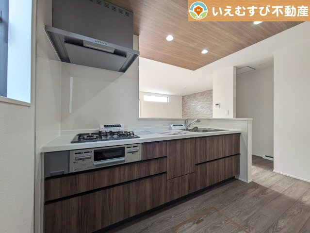 GRAFARE　羽生市加羽ケ崎のキッチン|機能性収納性に溢れるキッチン。
収納もたっぷり付いていてすっきり片付く！毎日楽しくお料理が出来そうです！