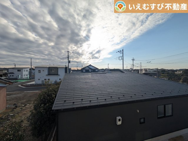 GRAFARE　羽生市加羽ケ崎の展望|高い建物が無く開放感のある展望
バルコニーからの展望も開けていて閑静な住宅地が望めます。日当りも良いですね♪