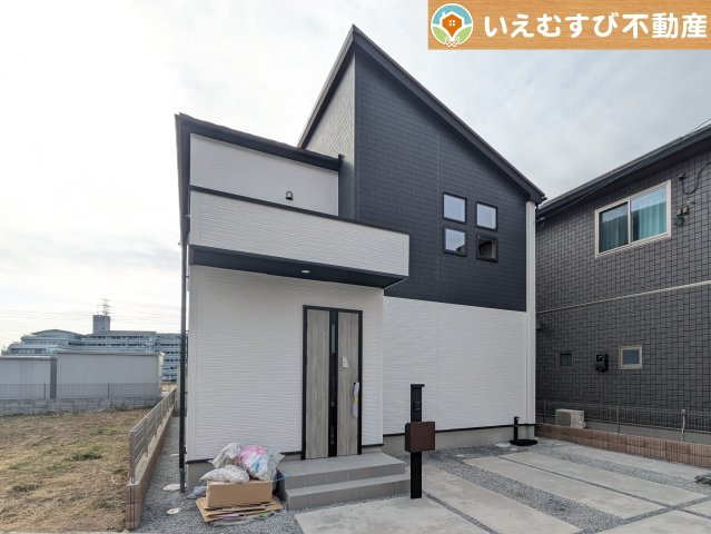 GRAFARE　熊谷市上之3期の外観|【完成済み】落ち着いた色合いがおしゃれな飽きのこない外観！
ゆっくりご内覧いただけますのでぜひ一度現地をご覧ください！夢が膨らみます♪
