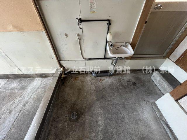 菅谷倉庫の独立洗面台