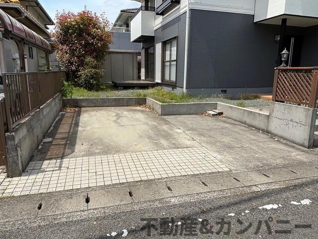 松山市湯の山５丁目の中古一戸建の駐車場|駐車場の用意があります