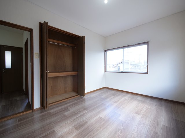 東畦戸建の洋室