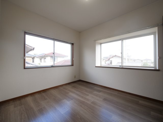 東畦戸建の洋室