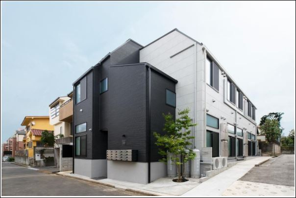 LUXST(ルクスト）のエントランス