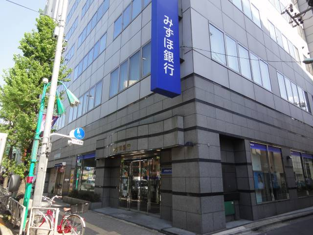 LUXST(ルクスト）の周辺