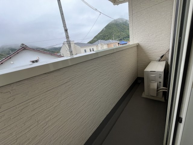 中古住宅　岩田西1丁目のバルコニー