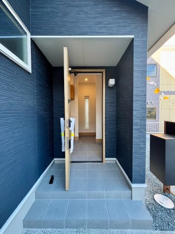 久留米市御井町第15号地の玄関