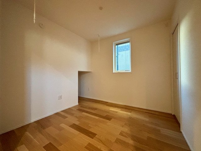 久留米市御井町第15号地の洋室|書斎や趣味のお部屋など多目的に利用できるスペースです♪