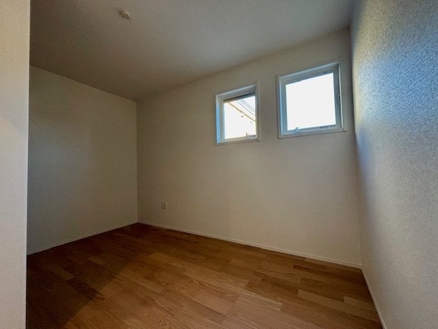 久留米市御井町第15号地の洋室