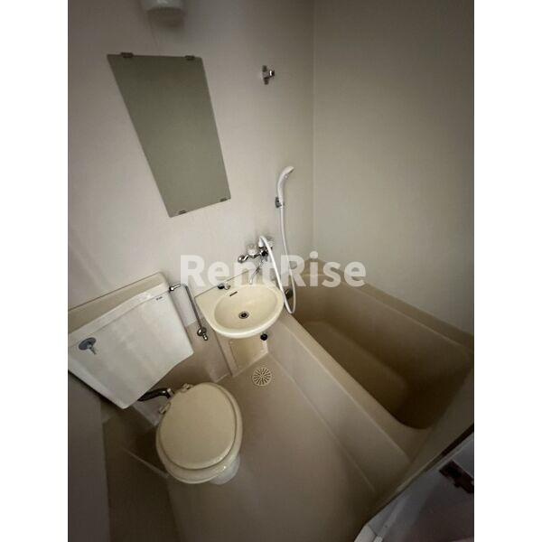 ハイツリトル松下の収納