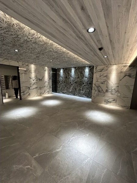 S-RESIDENCE亀島駅前blaze(ブレイズ)のエントランス