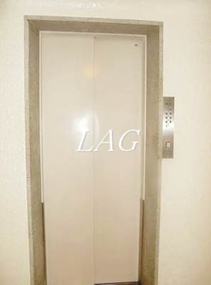 【その他共用部分】 | 秀和松涛レジデンス | エレベーターです。