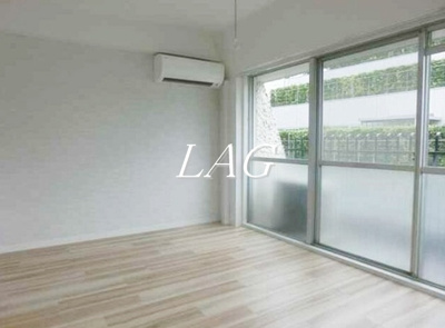 【居間・リビング】 | 秀和松涛レジデンス | 洋室のお部屋です。