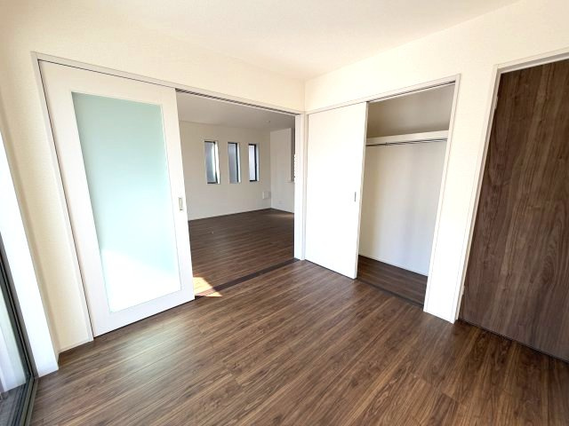 第3富士見町時沢　新築戸建　10号棟の収納|1階洋室にも収納があります