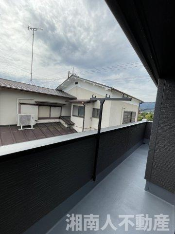 小田原市堀之内2期  新築戸建全7棟のバルコニー|バルコニー付きです