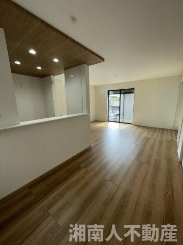 小田原市堀之内2期  新築戸建全7棟の居間・リビング|使いやすいリビングです