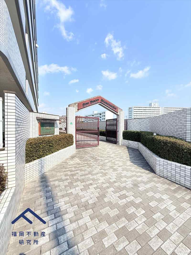 ライオンズマンション博多南第3のエントランス