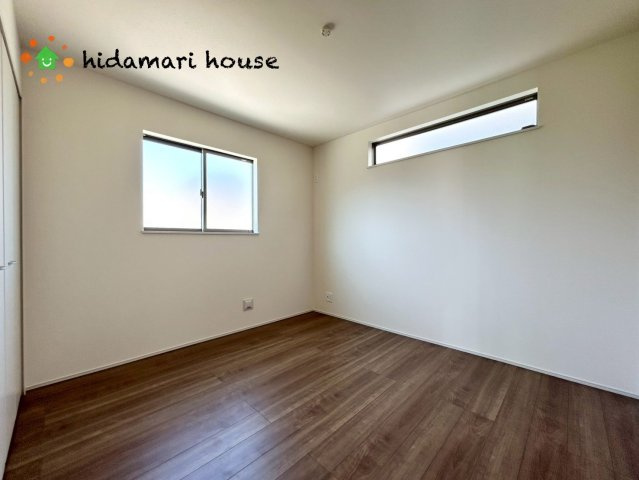 伊奈町西小針1丁目　新築戸建　ハートフルタウンEの洋室|1階洋室：6.2帖