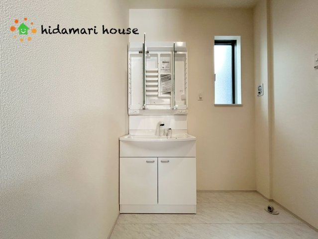 伊奈町西小針1丁目　新築戸建　ハートフルタウンEの独立洗面台
