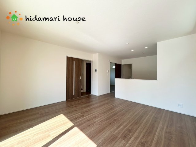 伊奈町西小針1丁目　新築戸建　ハートフルタウンEの居間・リビング