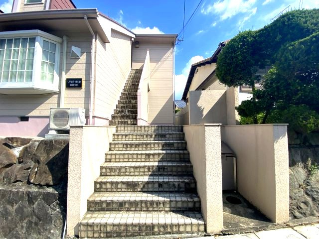 リバティヒル富美ヶ丘のエントランス